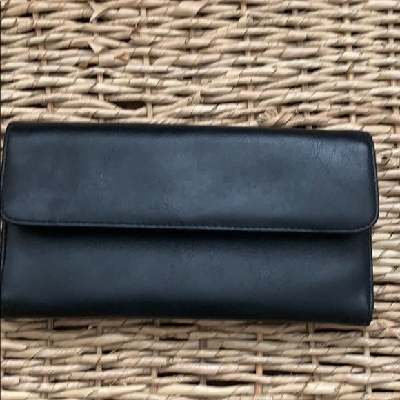 Handbags - Basic Black Wallet